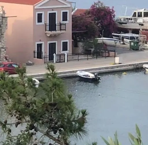 בית נופש Kastellorizo- Casa Piero Meyísti